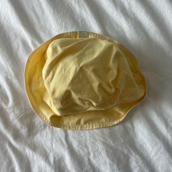 Nike Yellow Reversible Bucket Hat - Picture 5 of 6